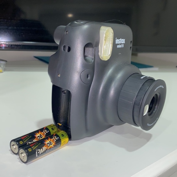 Instax Mini 11 Camera BLACK - Picture 3 of 5